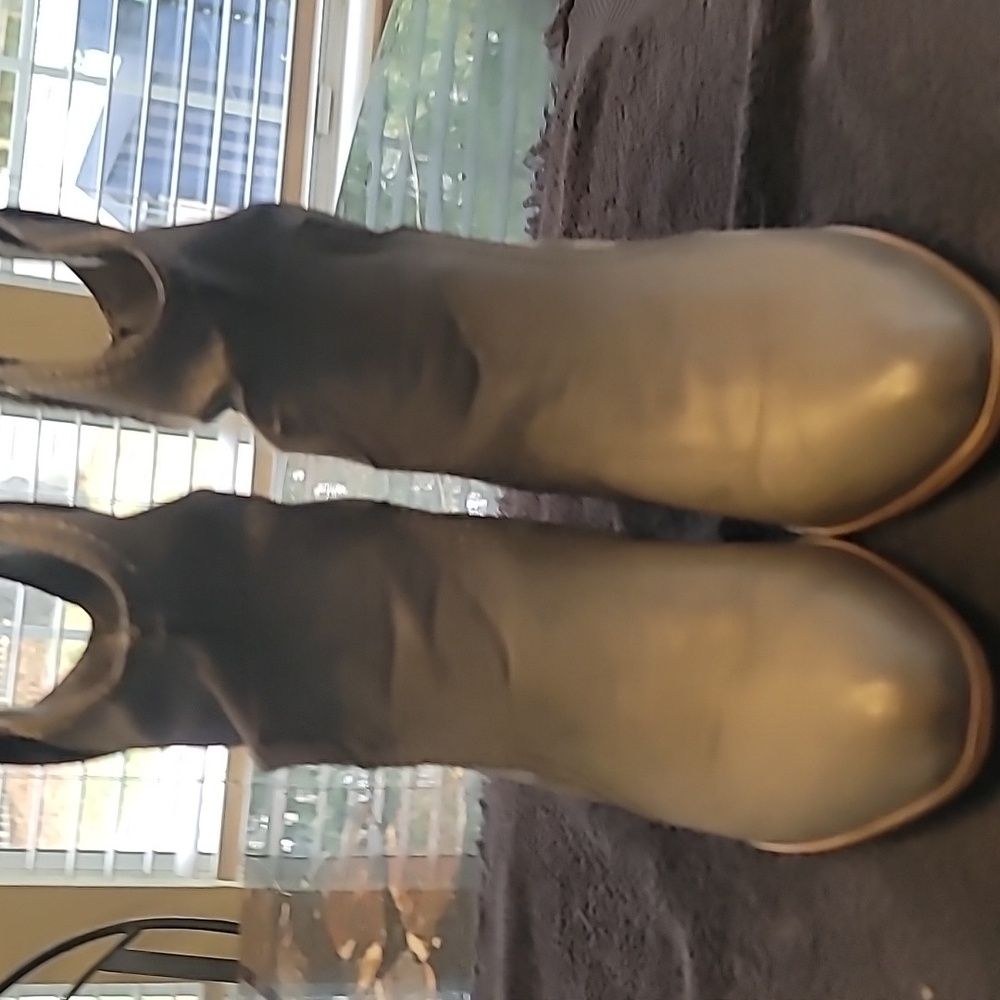 Western woman Grey boot size 8